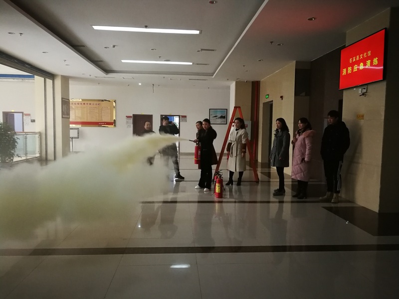 灭火器使用.jpg